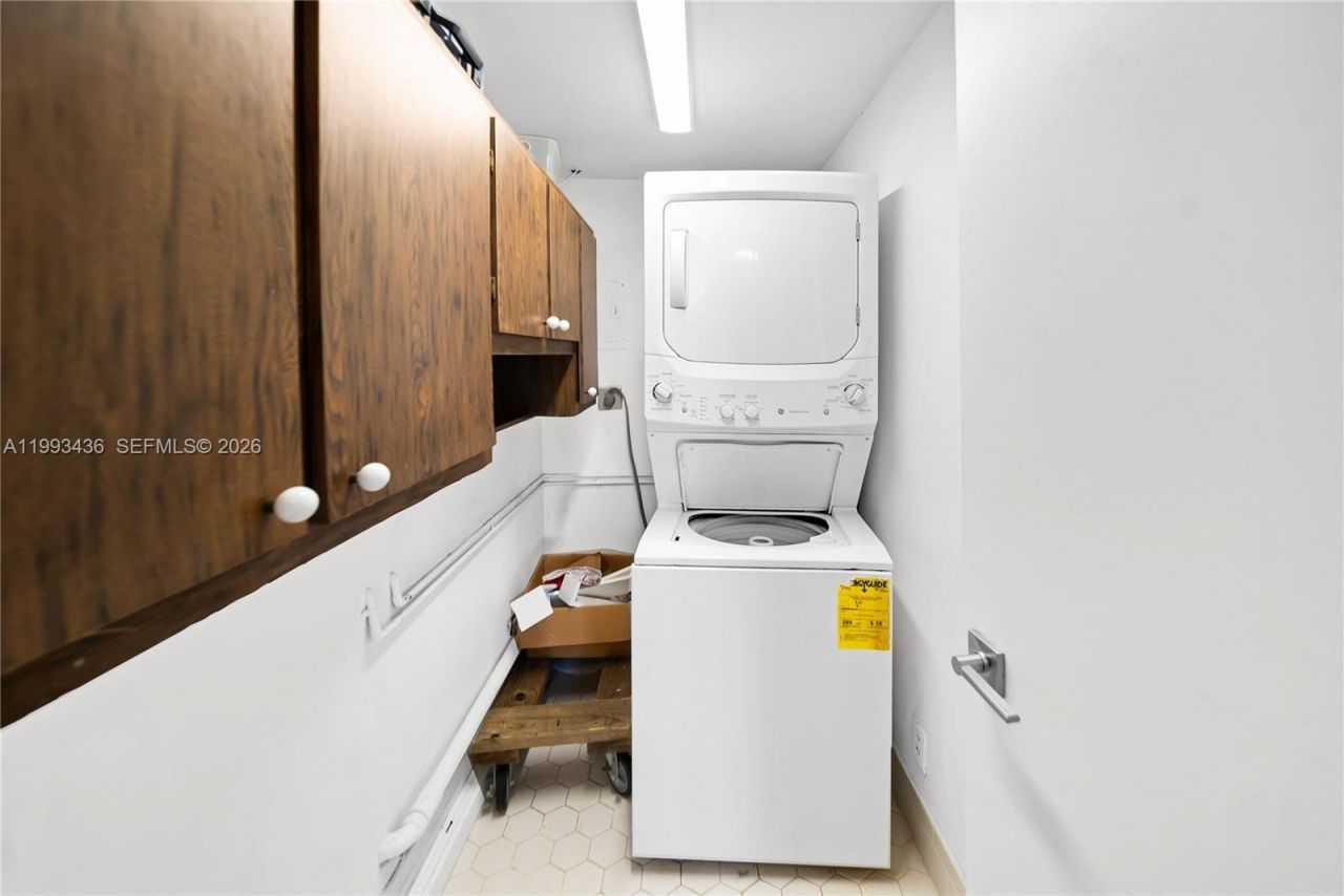 3800 Hillcrest Dr, Unit 1007, Hollywood, FL 33021 Photo