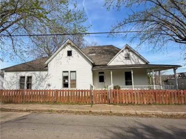 202 Jackson Street , Doniphan, MO 63935