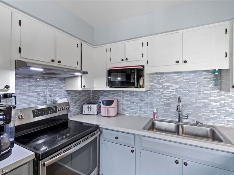 170 N Thomas Road, Tallmadge, OH 44278 Photo 11