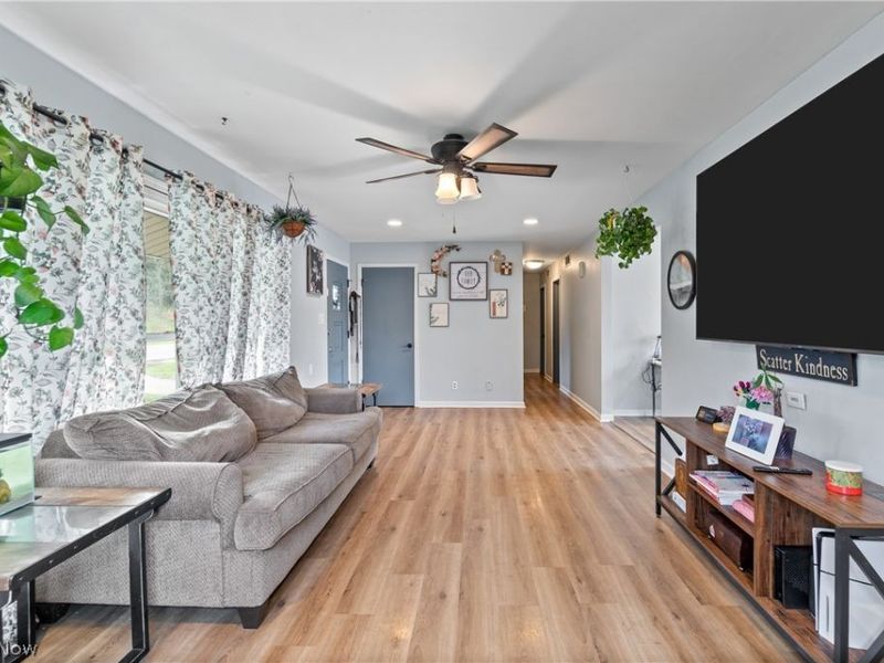 170 N Thomas Road, Tallmadge, OH 44278 Photo 6