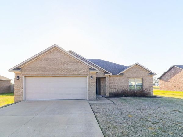 417 Arrowhead Road , Trumann, AR 72472