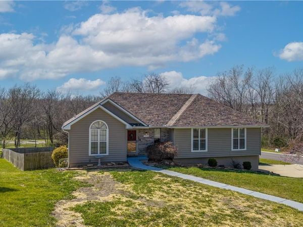 1208 Jennies Drive, Warrensburg, MO 64093