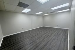 118 Springhall Drive photo 4