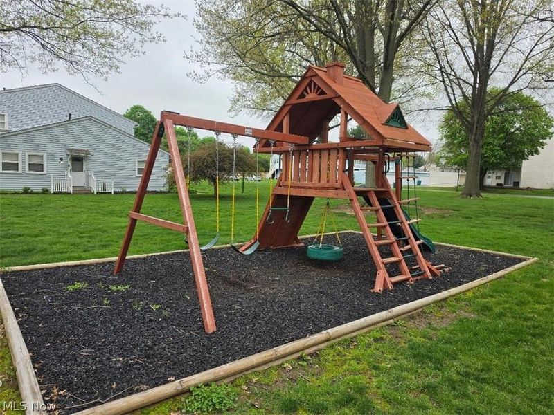 2555 Royal County Down, Unit 17 C, Uniontown, OH 44685 Photo 15