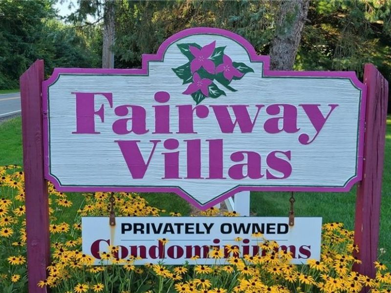 2555 Royal County Down, Unit 17 C, Uniontown, OH 44685 Photo 2