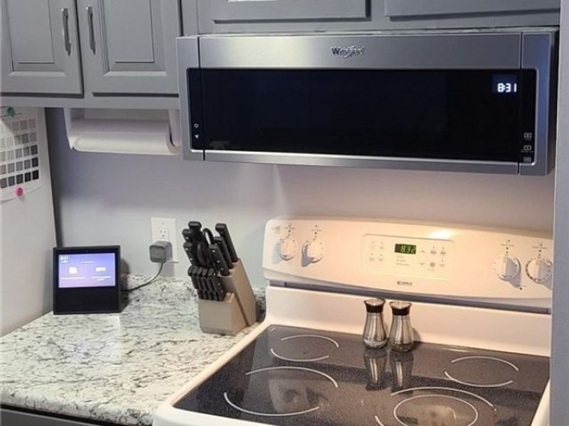 2555 Royal County Down, Unit 17 C, Uniontown, OH 44685 Photo 8