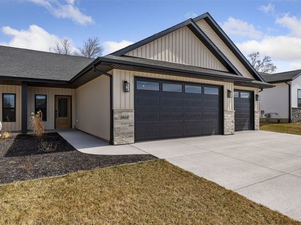 3060 Sunflower St , Ely, IA 52227