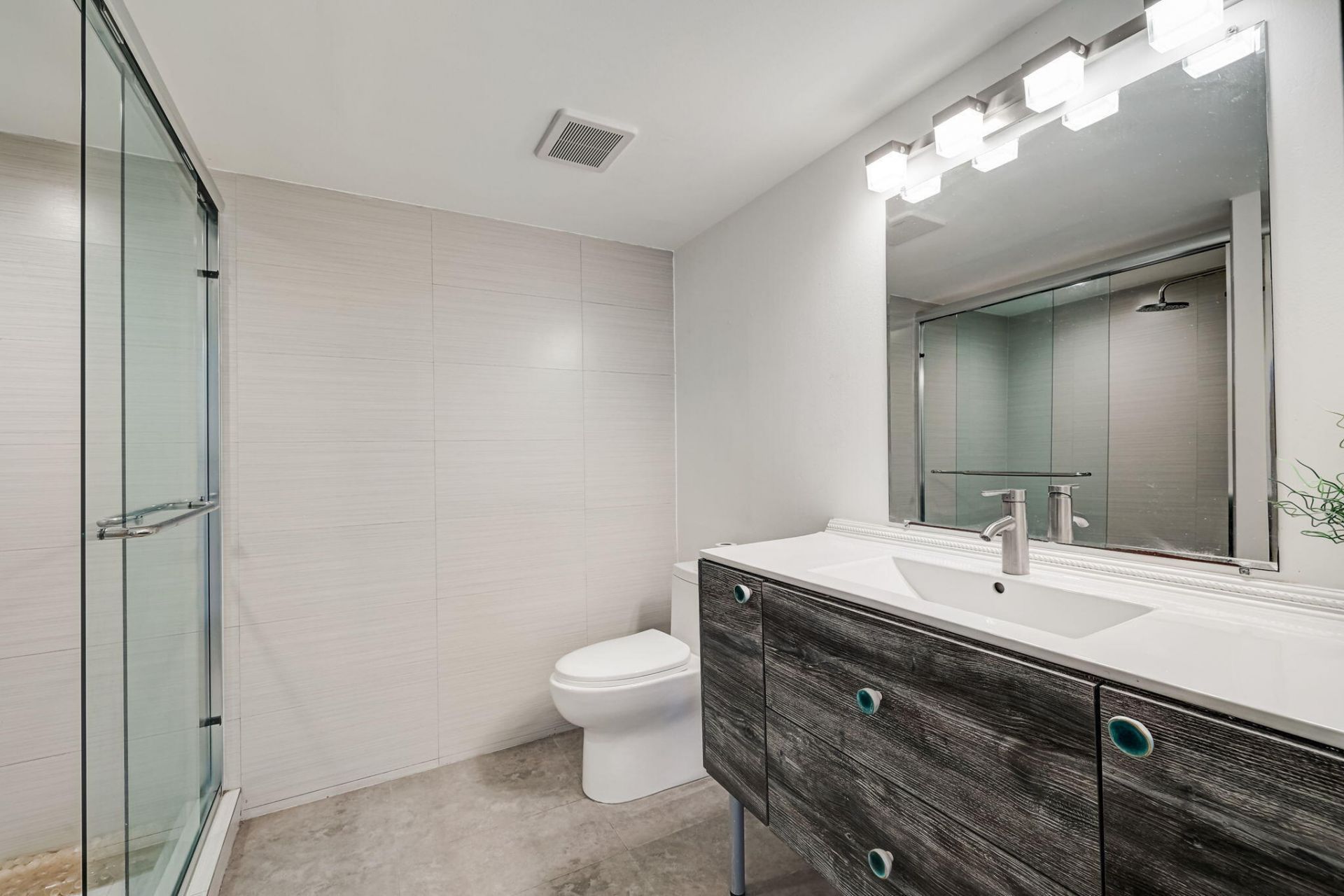 400 Leslie Drive, Unit 807, Hallandale Beach, FL 33009 Photo