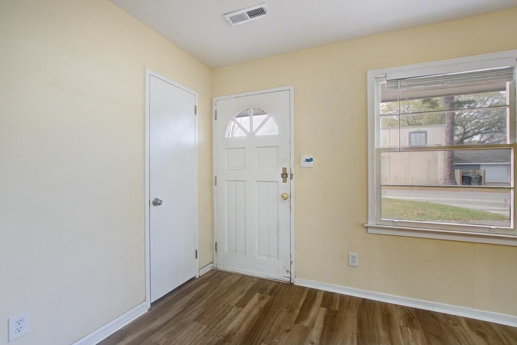 5920 Griffin Street Photo 9