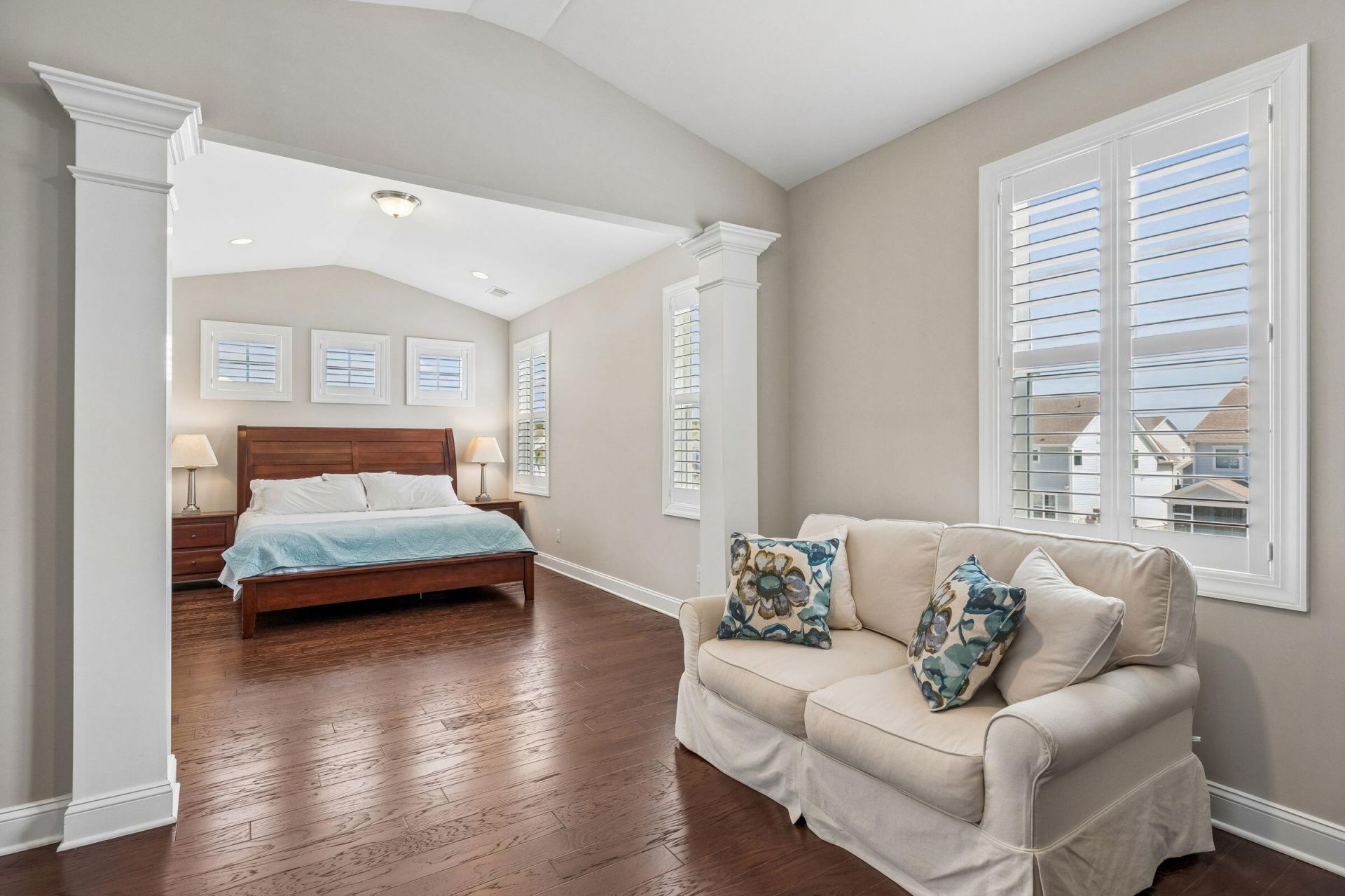1630 Prince Edward Street Photo 21