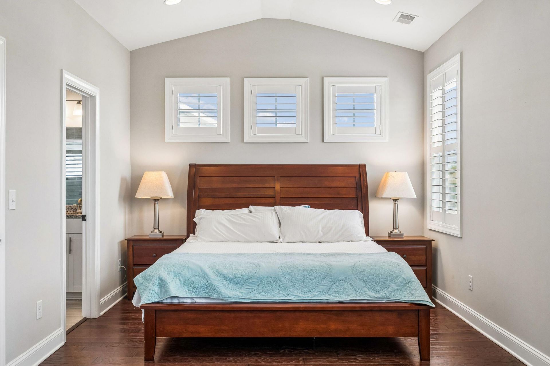 1630 Prince Edward Street Photo 23