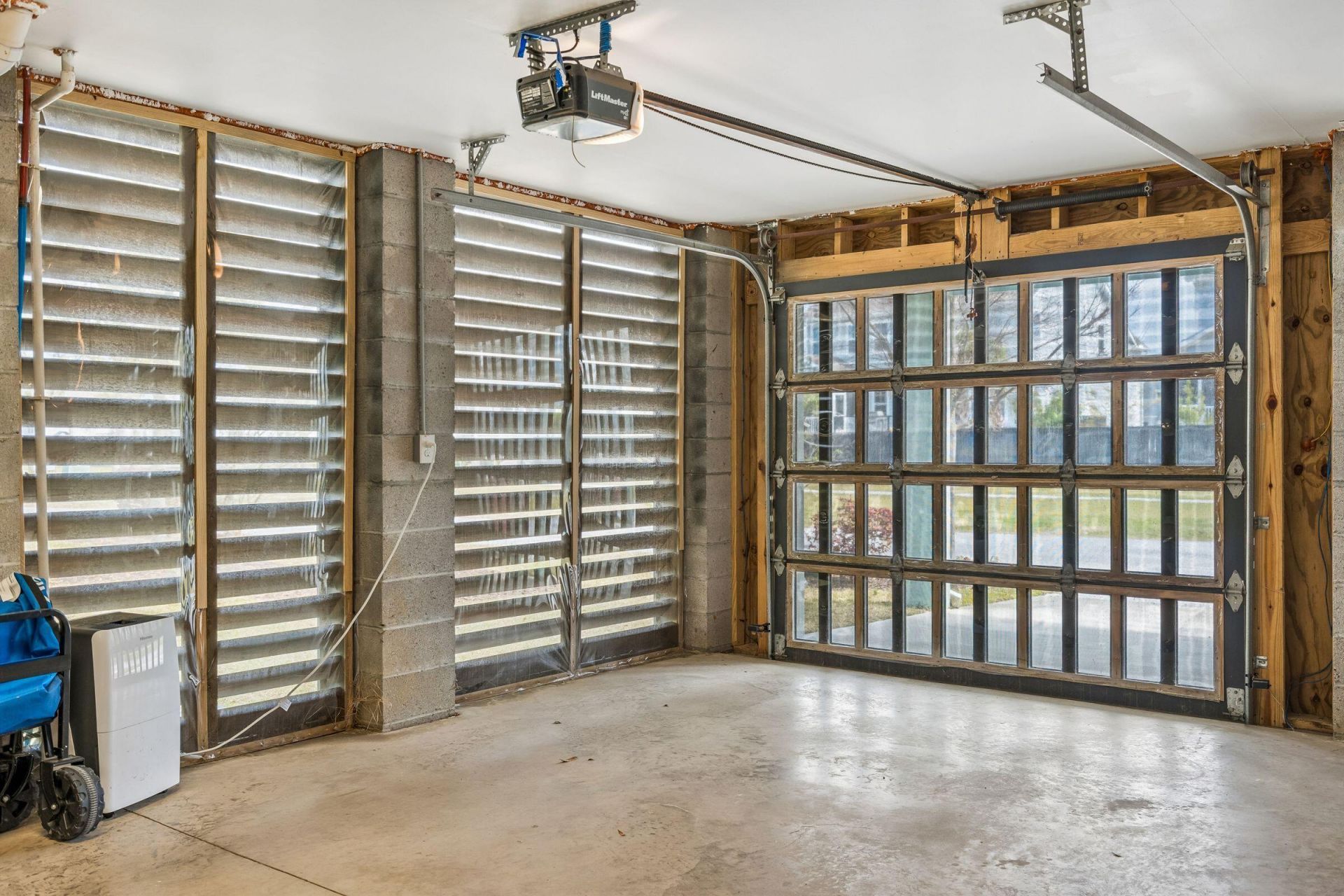 1630 Prince Edward Street Photo 30