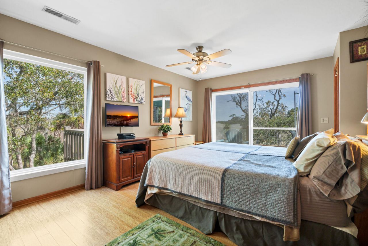 202 Jungle Shores Drive Photo 11