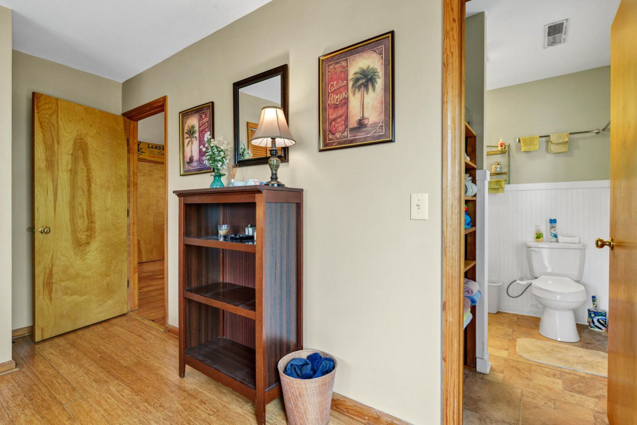 202 Jungle Shores Drive Photo 14