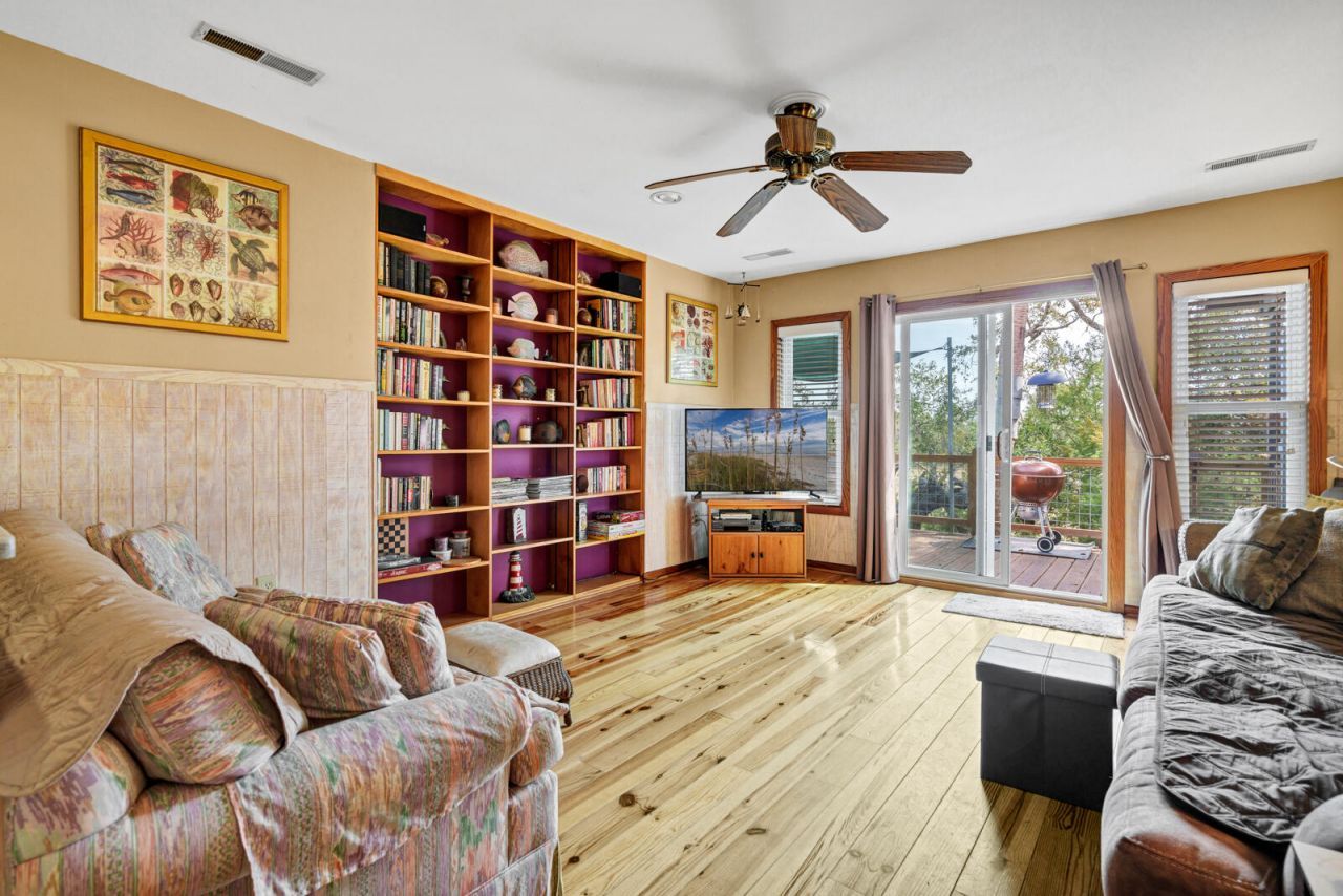 202 Jungle Shores Drive Photo 16