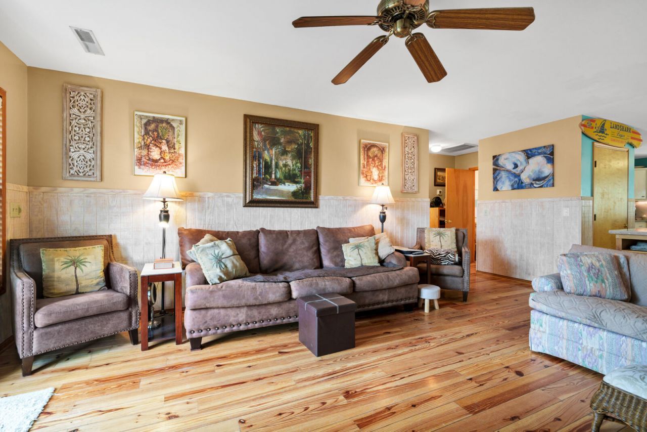 202 Jungle Shores Drive Photo 17