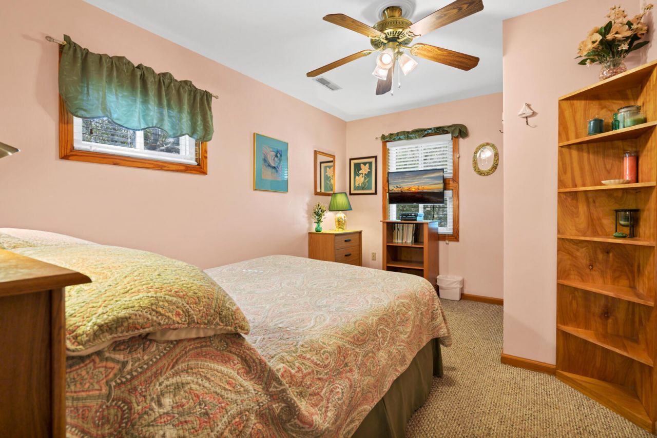 202 Jungle Shores Drive Photo 18