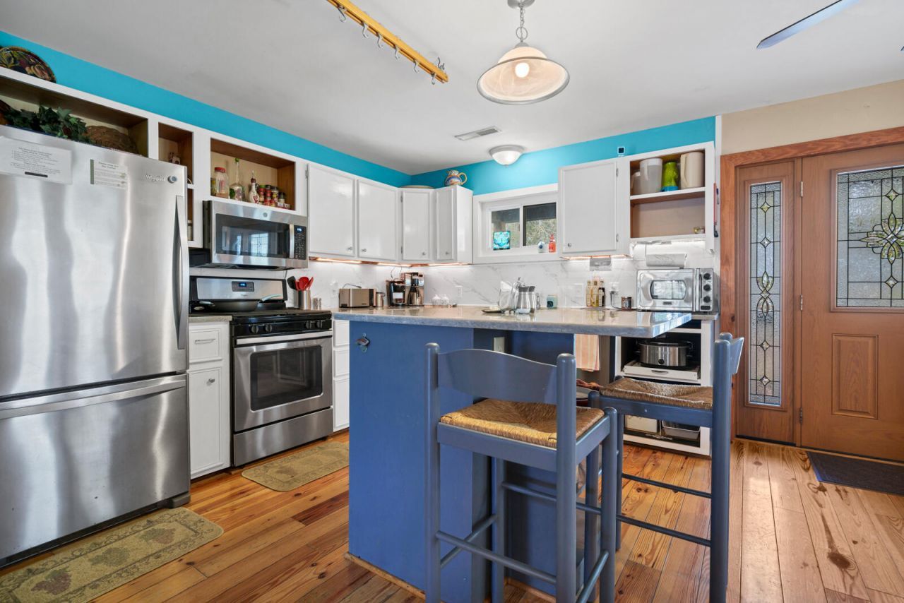 202 Jungle Shores Drive Photo 7