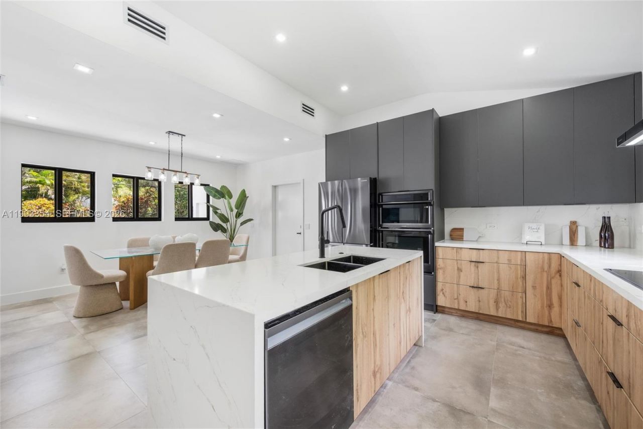 1207 Columbus Blvd, Coral Gables, FL 33134 Photo