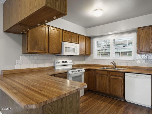 227 Smithridge Park, Reno, NV 89502