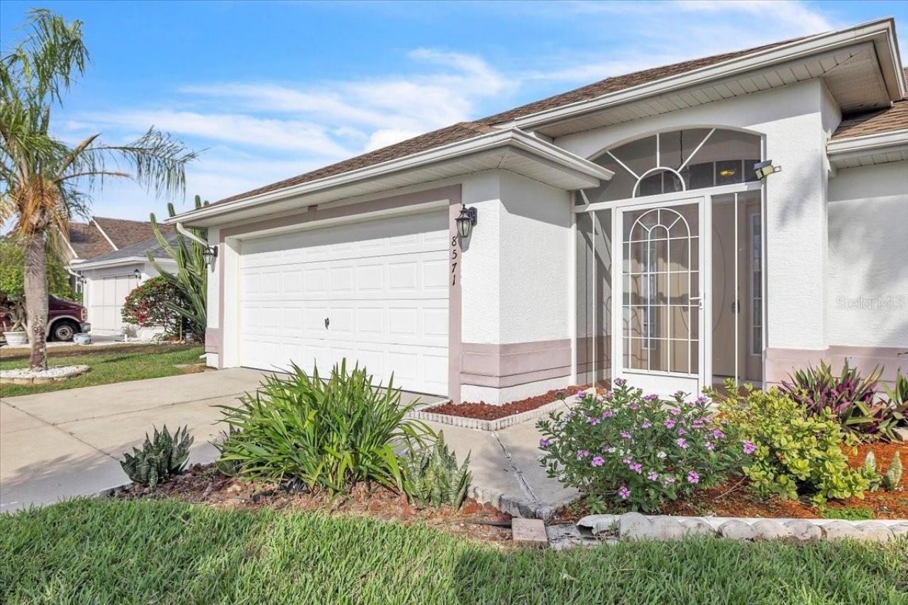 8571 Gassner Way , Lehigh Acres, FL 33972 Photo