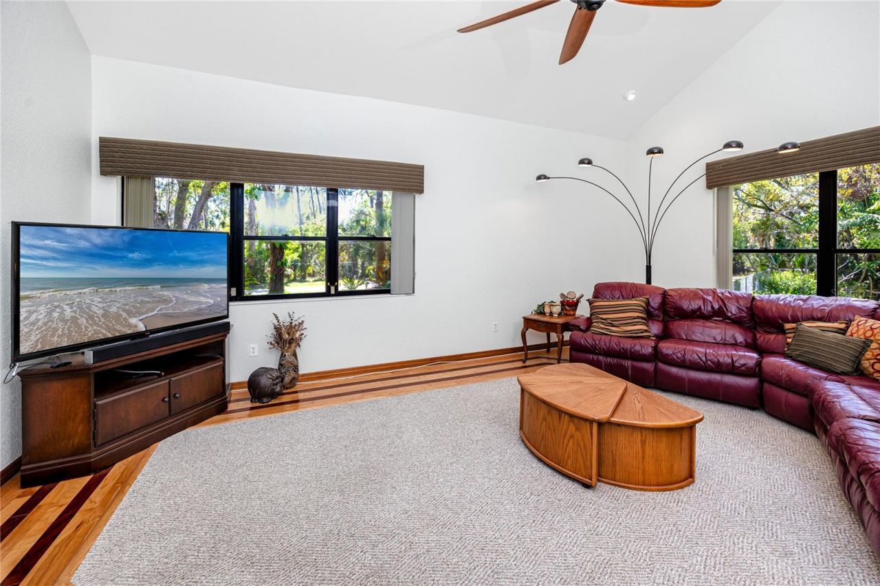 9775 78th Avenue , Seminole, FL 33777 Photo