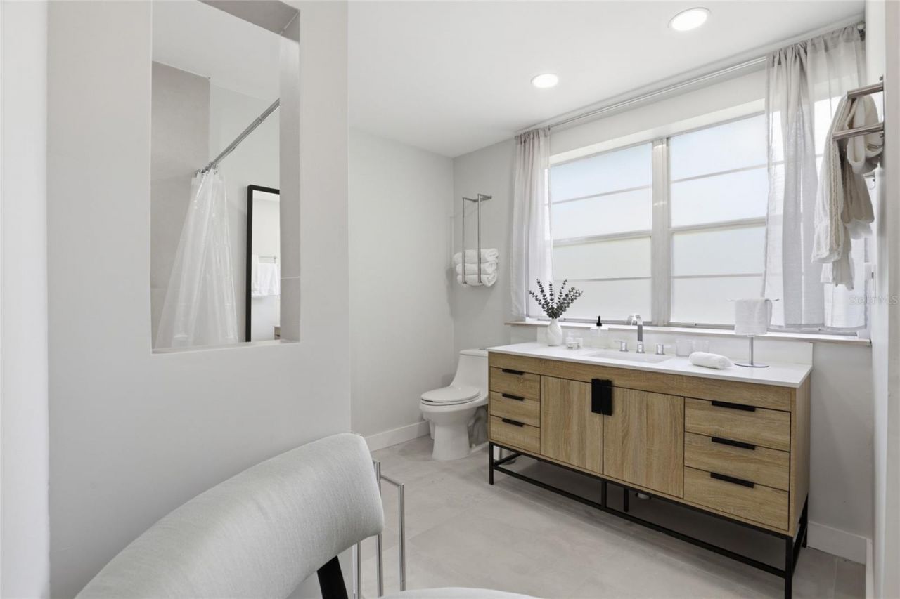 831 NW 20th Terrace, Gainesville, FL 32603 Photo