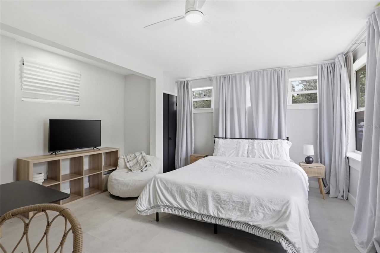 831 NW 20th Terrace, Gainesville, FL 32603 Photo