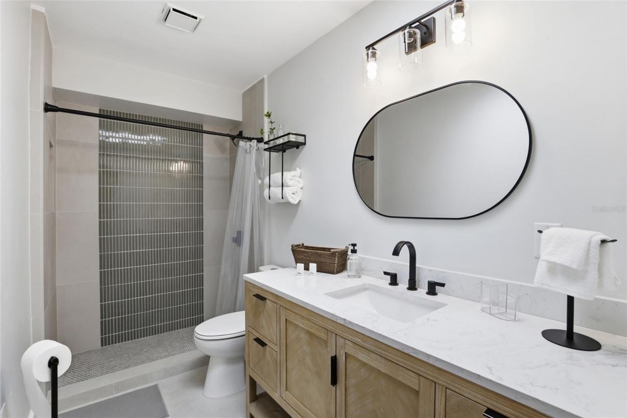 831 NW 20th Terrace, Gainesville, FL 32603 Photo