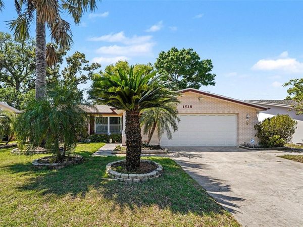1538 S LAKE AVENUE, CLEARWATER, FL 33756