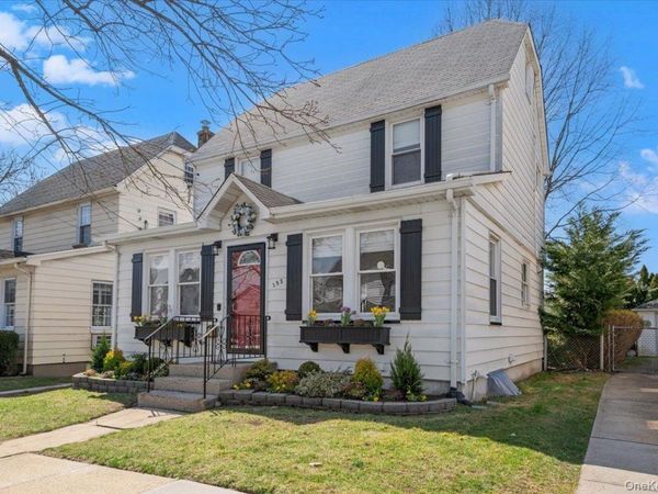 192 Broad Street , Williston Park, NY 11596