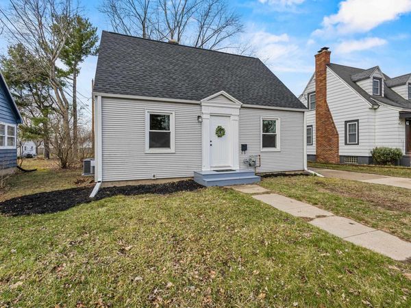 1306 W Wisconsin Street, Portage, WI 53901