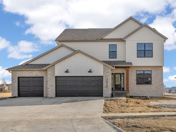 2048 20th Street NW, Cedar Rapids, IA 52405