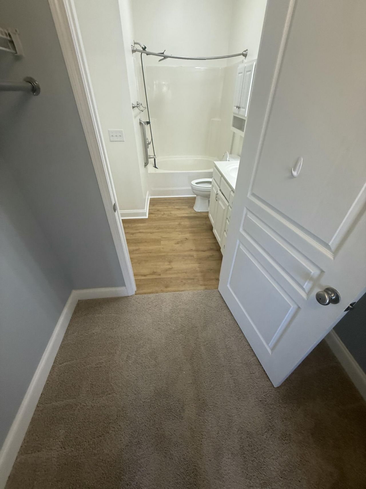 1109 Basildon Road Photo 15