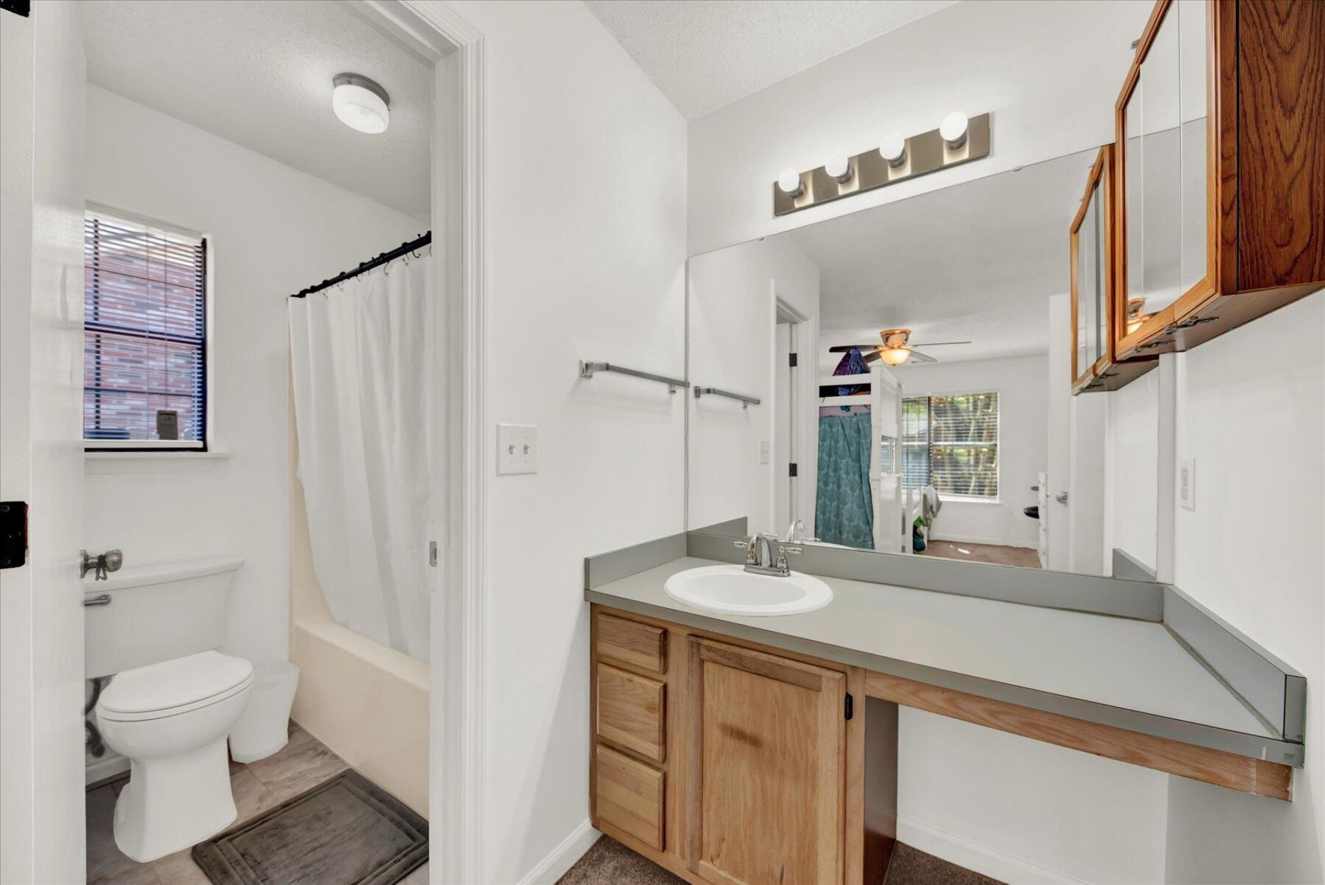 1017 Tj Lane Photo 11