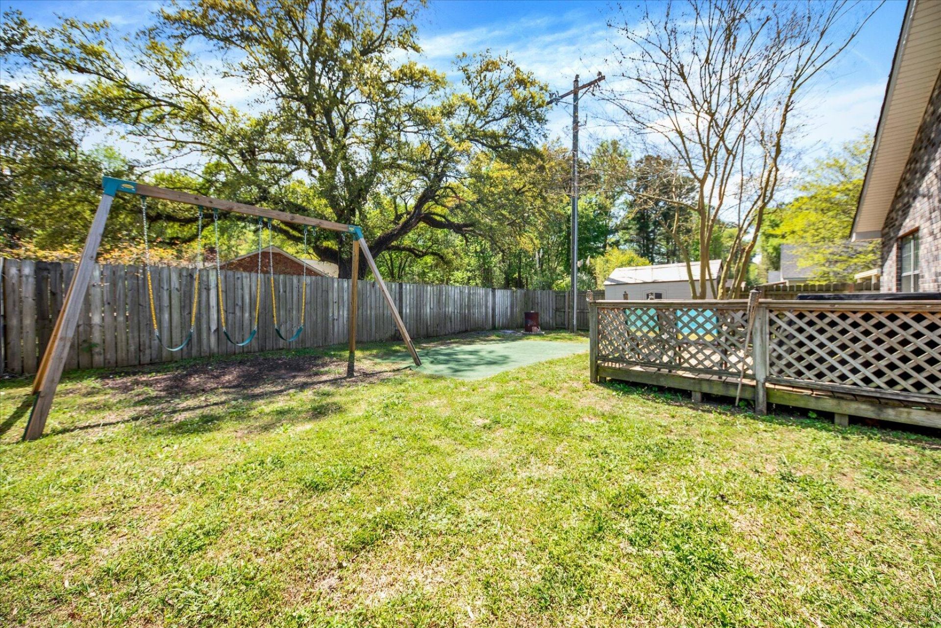 1017 Tj Lane Photo 16