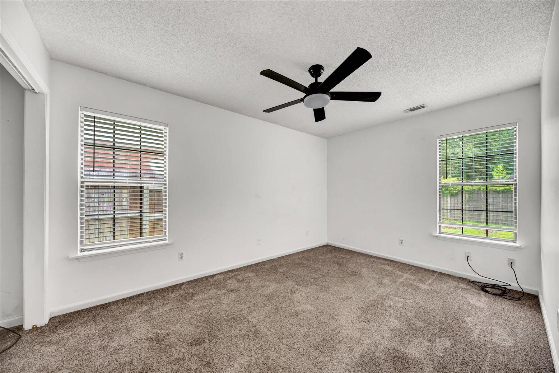 1017 Tj Lane Photo 17