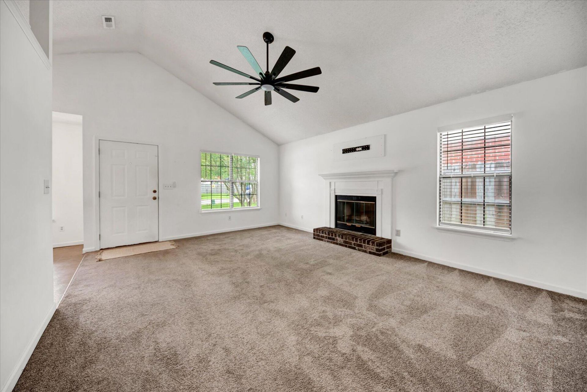 1017 Tj Lane Photo 5