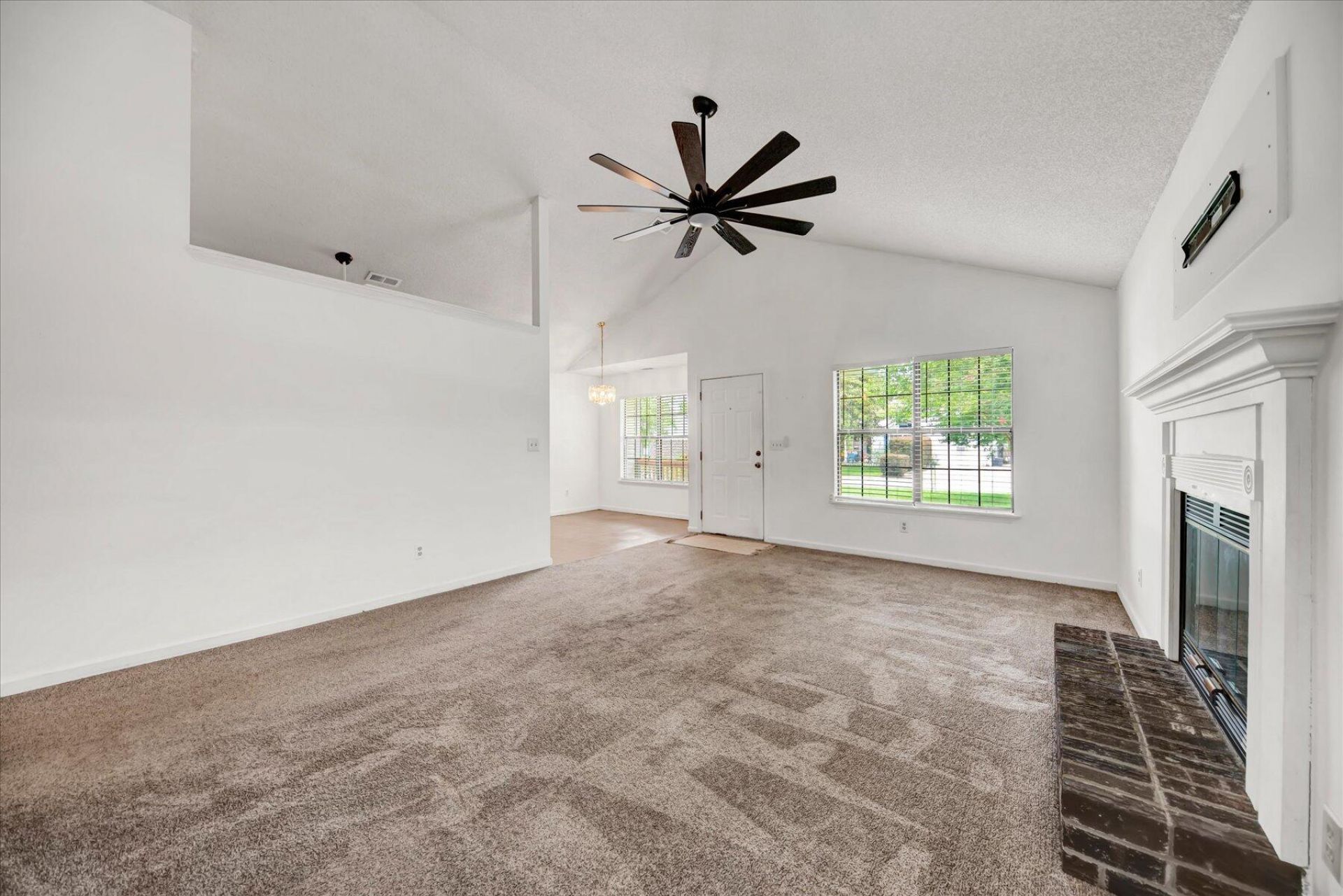 1017 Tj Lane Photo 6