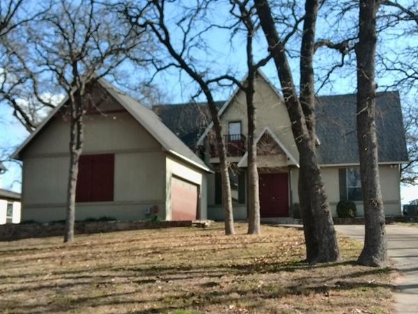 110 Pawnee Trail, Gainesville, TX 76240