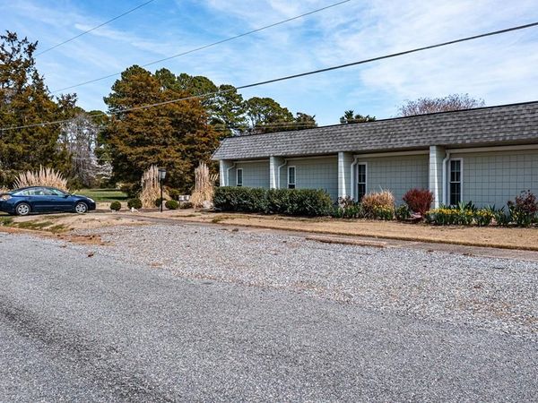 195 South Drive, KILMARNOCK, VA 22482