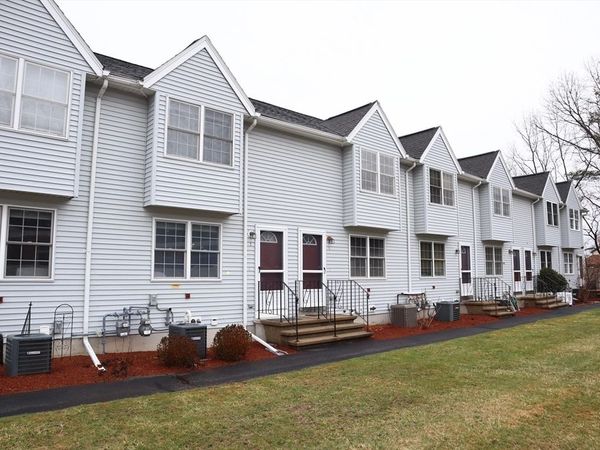 5 Kennedy Dr, Unit 3, Chelmsford, MA 01863