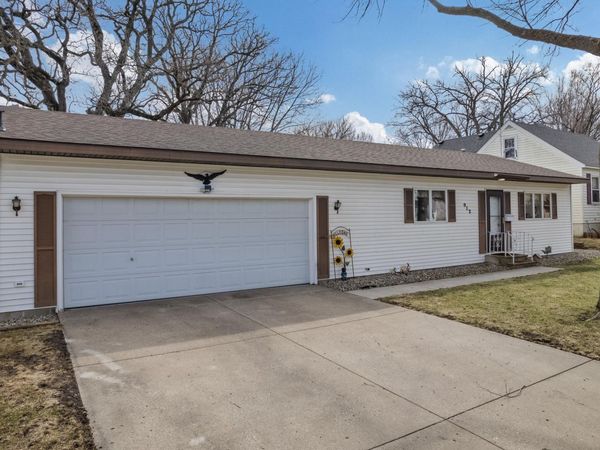 912 2nd St NW, Waseca, MN 56093