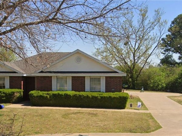 1236 N Tradition Avenue , Fayetteville, AR 72704