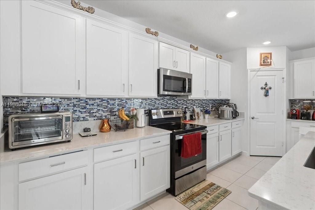6018 Henderson Way, West Palm Beach, FL 33415 Photo