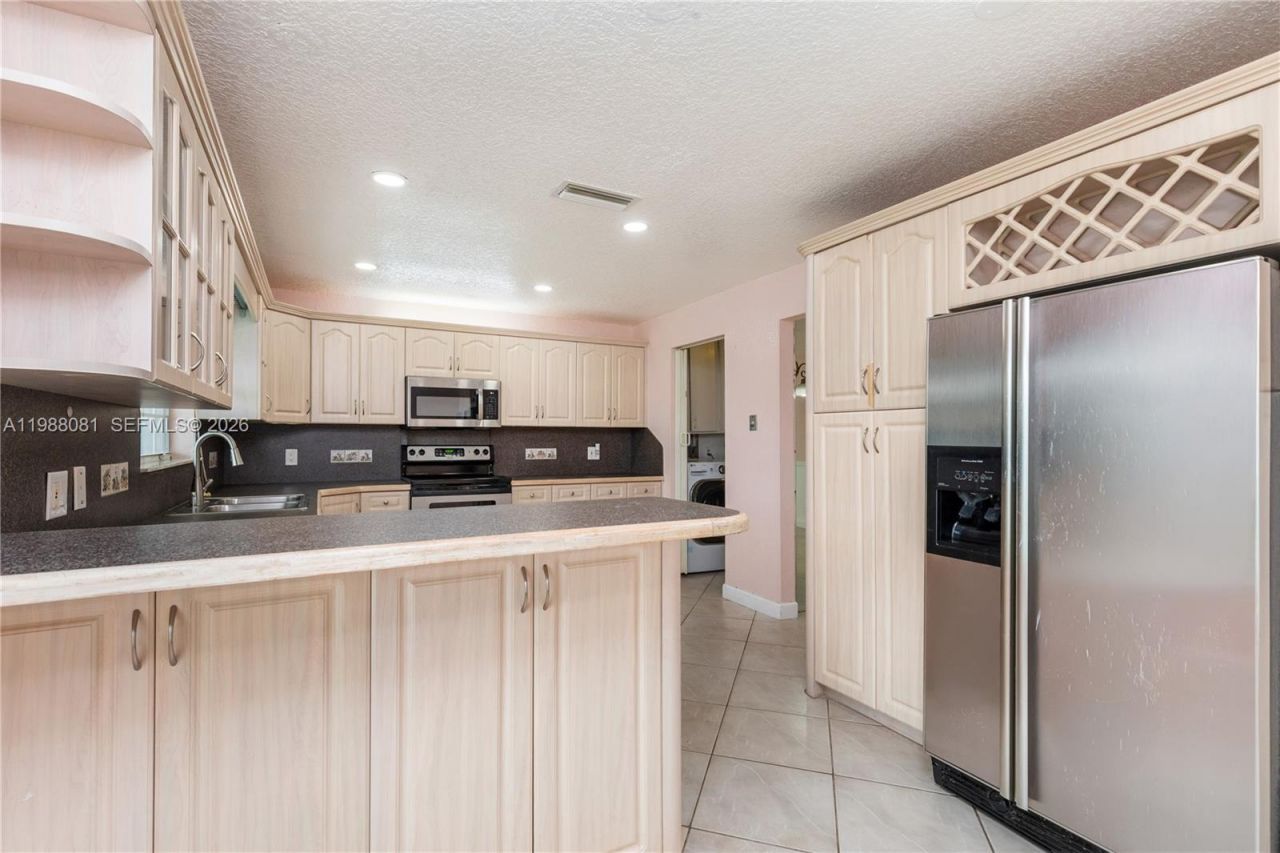 8970 Johnson St , Pembroke Pines, FL 33024 Photo