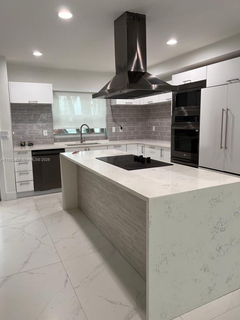 3672 NE 167th St, Unit 31, North Miami Beach, FL 33160 Photo