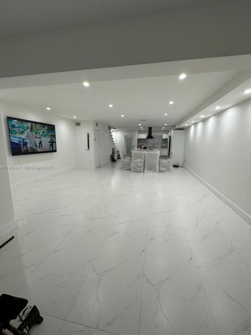 3672 NE 167th St, Unit 31, North Miami Beach, FL 33160 Photo