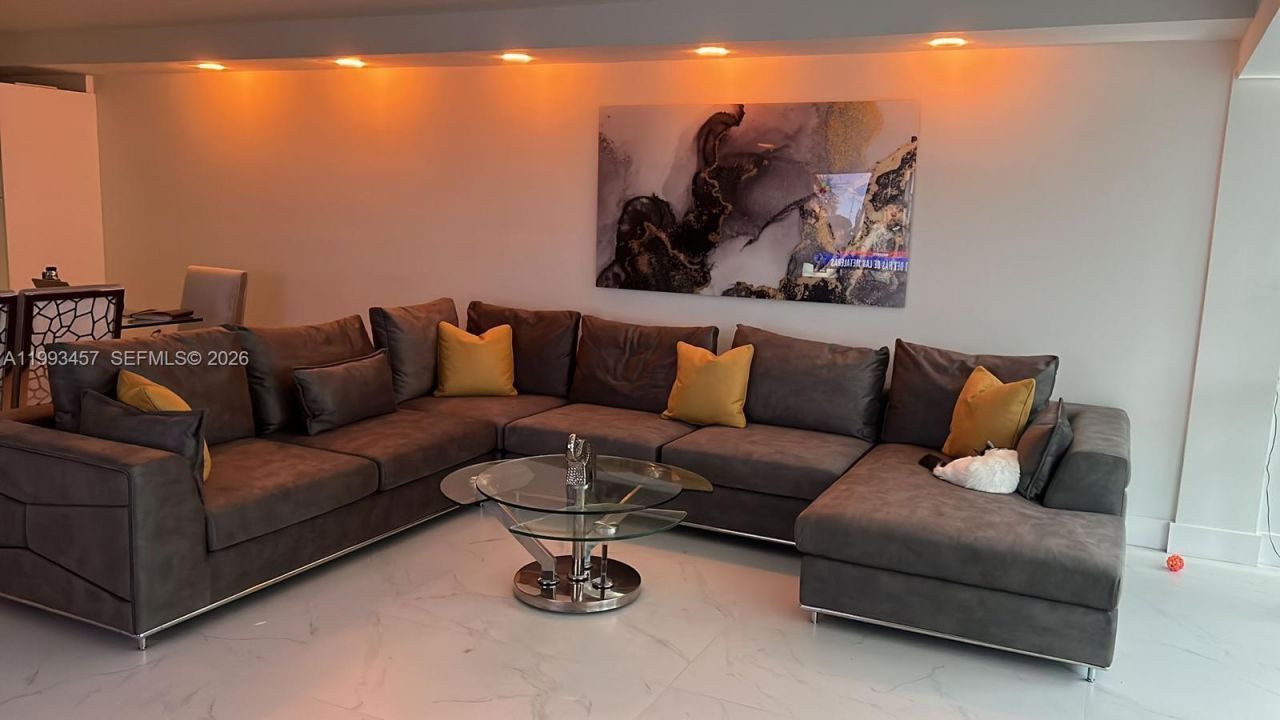 3672 NE 167th St, Unit 31, North Miami Beach, FL 33160 Photo