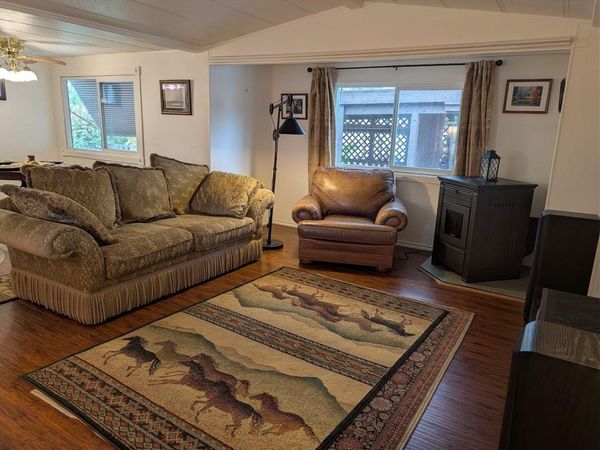 1055 N 5th, UNIT 19, Jacksonville, OR 97530